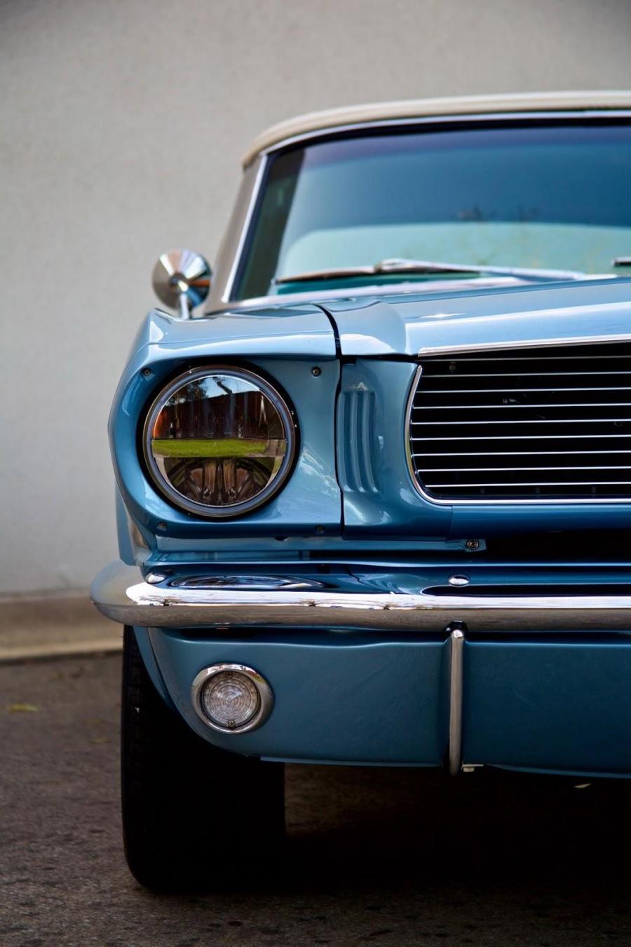  Ford Mustang Replica by Revology Cars 2015 года  (фото 10 из 15)